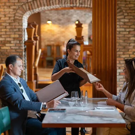 Lady Gregory Hotel, Leisure Club & Beauty 3*
