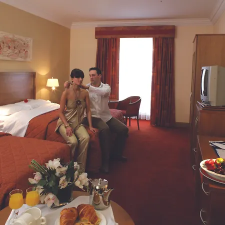Lady Gregory Hotel, Leisure Club & Beauty فندق جورت